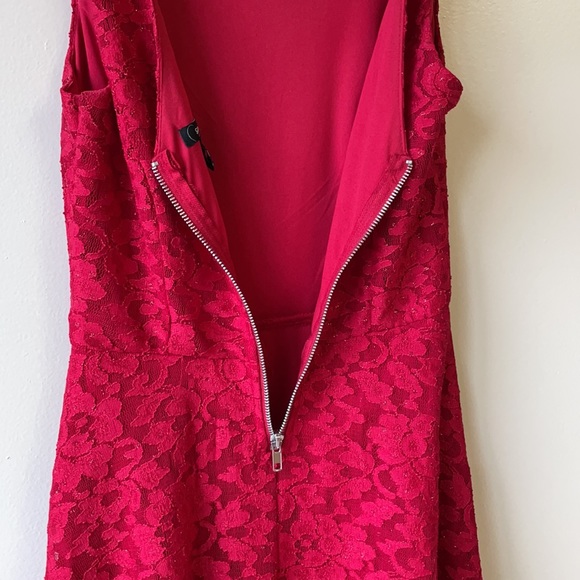 Red lace dress - Picture 6 of 6